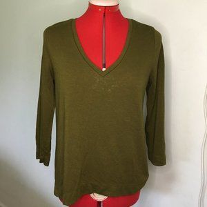 LOFT Olive 3/4 Sleeve V-neck